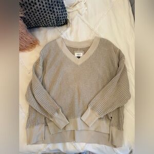 American Eagle Outfitters Beige Checkered V-Neck Sweatshirt